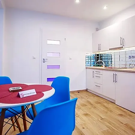 Adonis Aparthotel