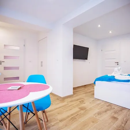 Adonis Apartahotel 3*