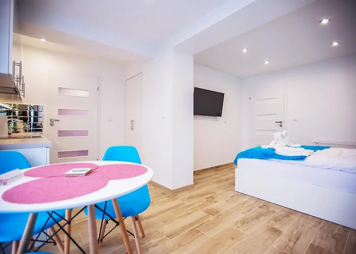 Adonis Hotel apartamentowy 3*